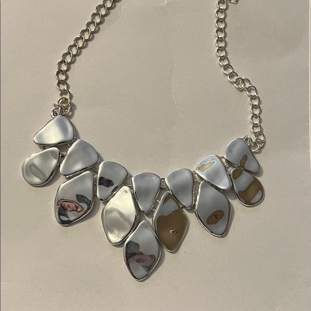 Silver Women's fashion Necklace adjustable chain size with clasp